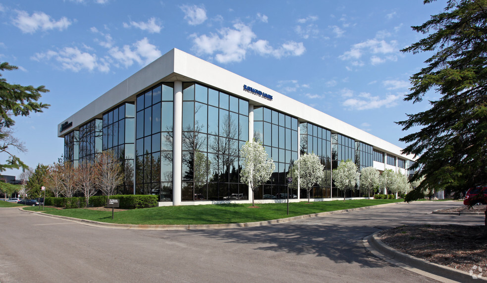 31500 Northwestern Hwy, Farmington Hills, MI for lease - Primary Photo - Image 1 of 18