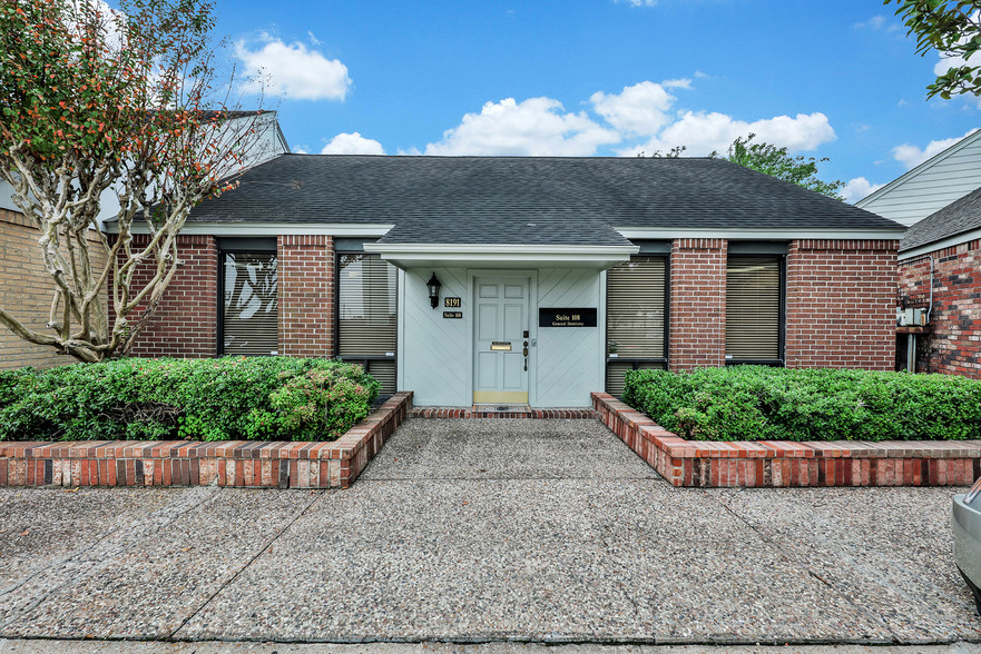 8191 Southwest Fwy, Houston, TX for sale - Building Photo - Image 1 of 1