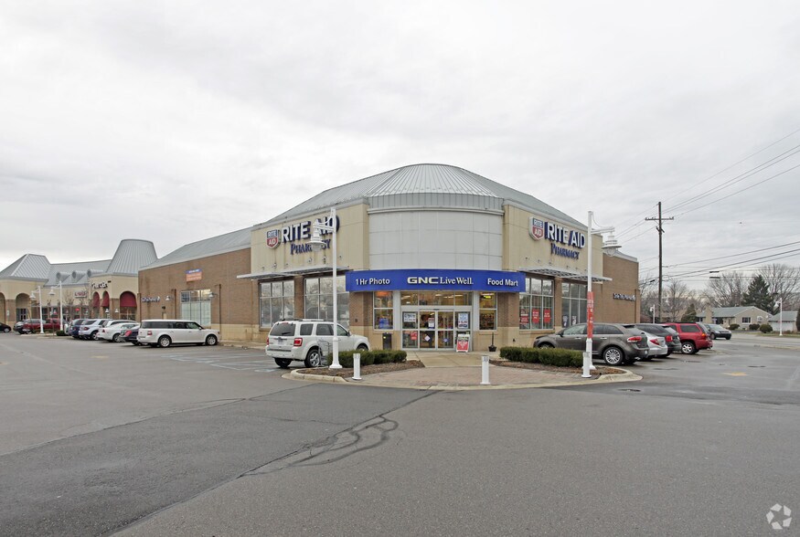 23191-23225 Marter Rd, Saint Clair Shores, MI for lease - Primary Photo - Image 1 of 4