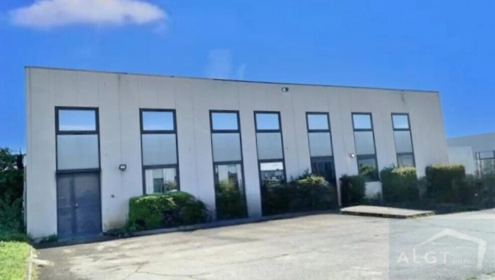 Flex in Portet-sur-Garonne for sale - Building Photo - Image 2 of 12