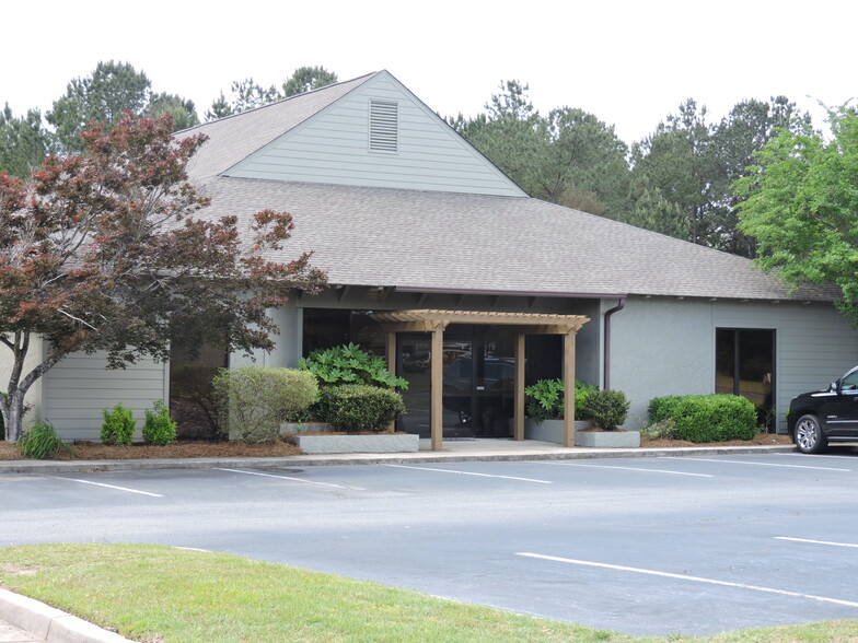 611 Russell Pky, Warner Robins, GA for lease - Building Photo - Image 1 of 4