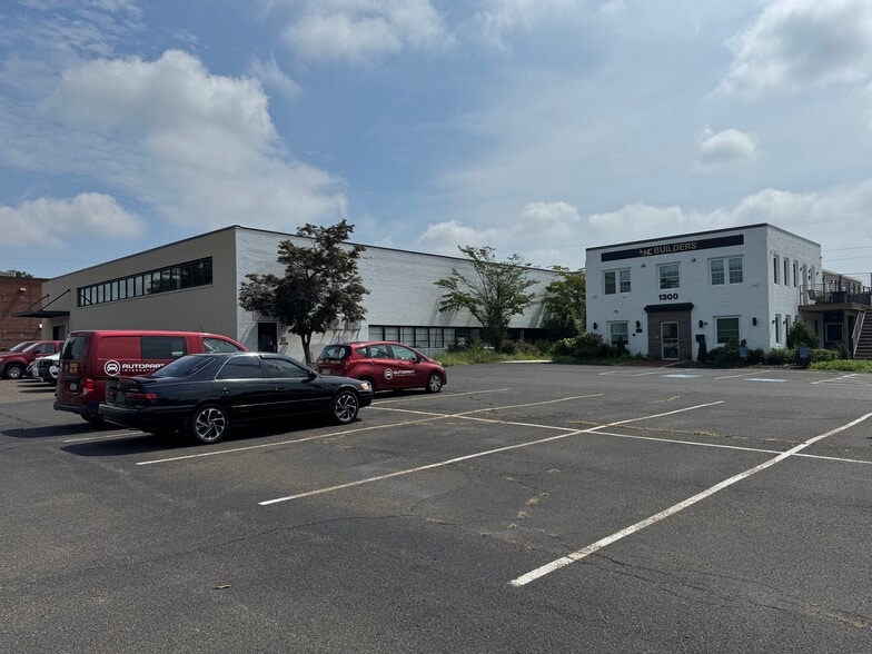 1300 E Mermaid Ln, Wyndmoor, PA for lease - Building Photo - Image 1 of 6