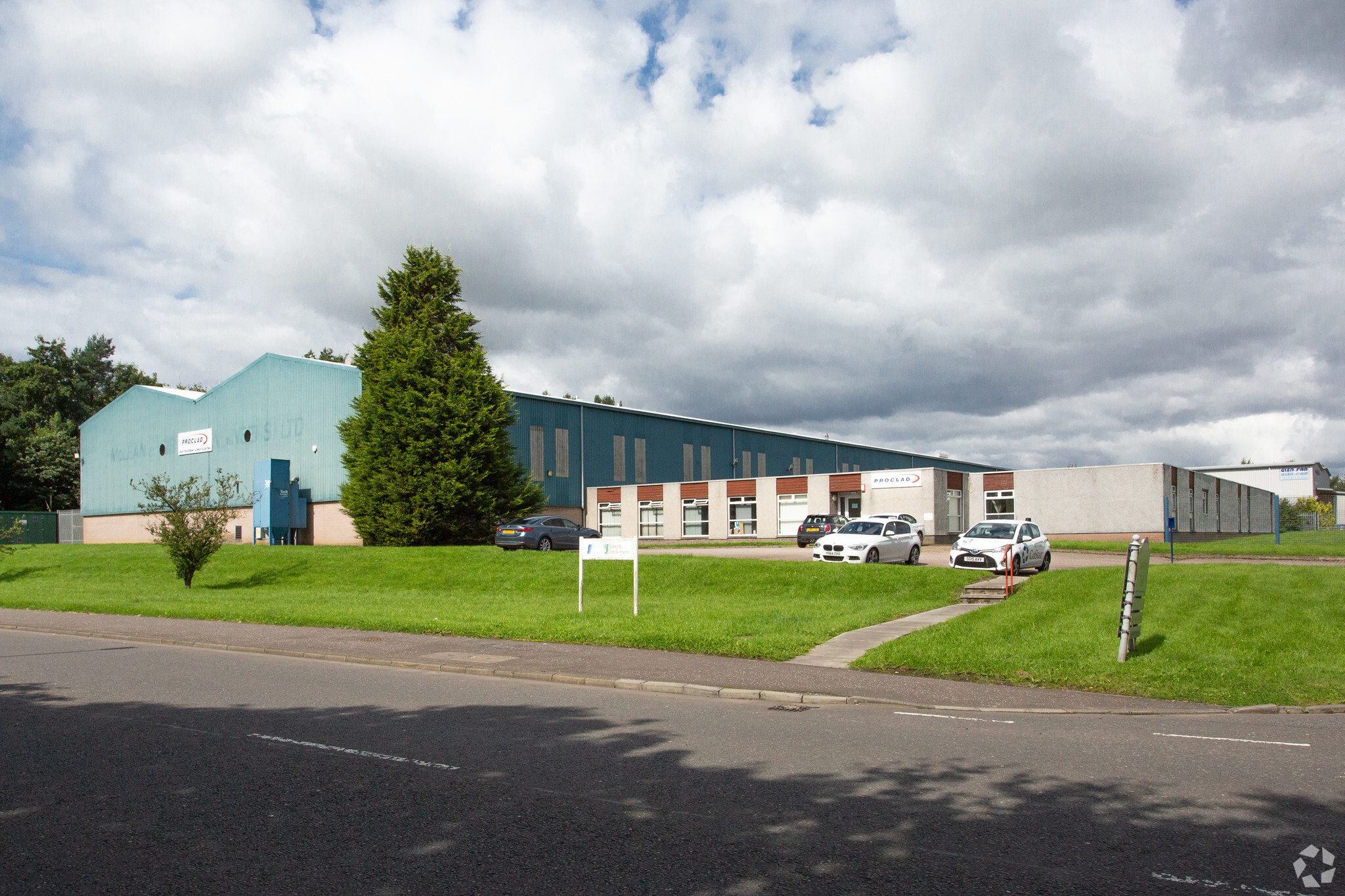 Viewfield, Glenrothes for sale Primary Photo- Image 1 of 5