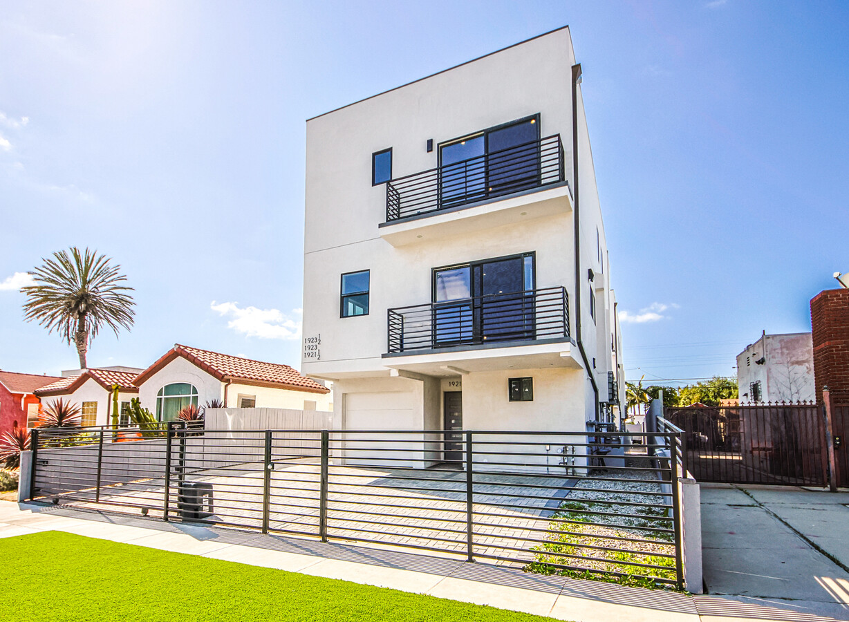 1923 Carmona Ave Los Angeles Ca 90016 Brand New Construction Luxury Fourplex Loopnet 7408