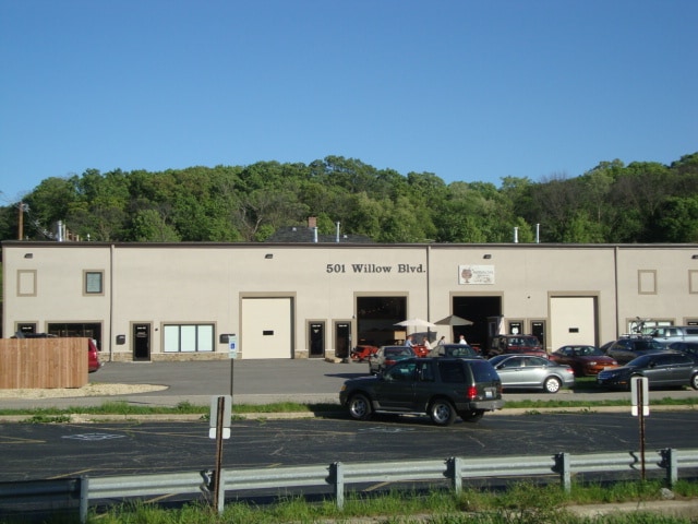 501 Willow Blvd, Willow Springs, IL for lease - Building Photo - Image 2 of 4