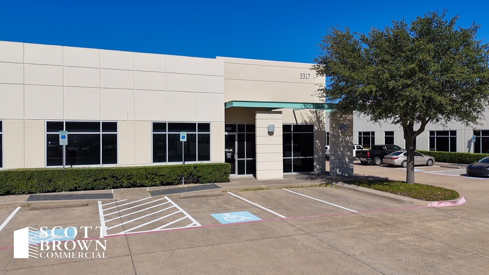3317 Essex Dr, Richardson, TX for lease - Building Photo - Image 2 of 15