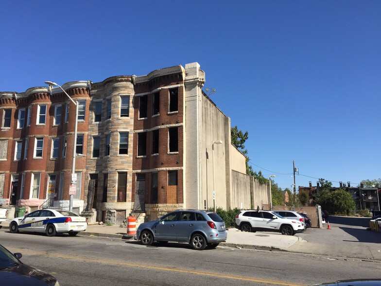 2565 Pennsylvania Ave, Baltimore, MD for sale - Building Photo - Image 2 of 8