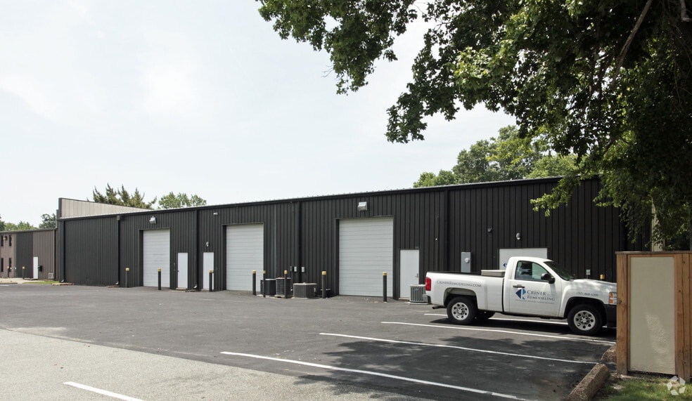 11836 Fishing Point Dr, Newport News, VA for lease - Building Photo - Image 3 of 3