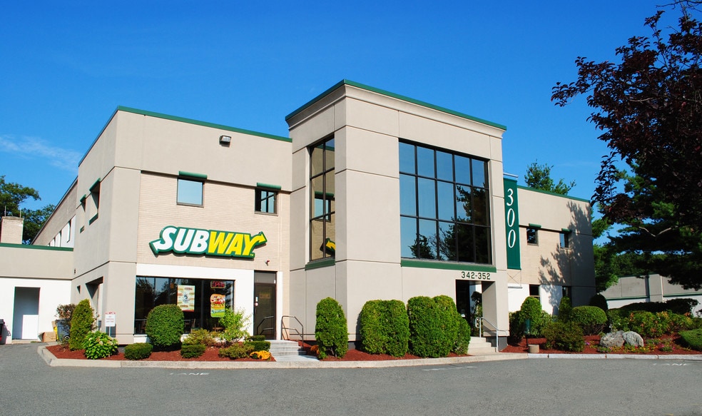 300-395 W Cummings Park, Woburn, MA for lease - Building Photo - Image 1 of 12