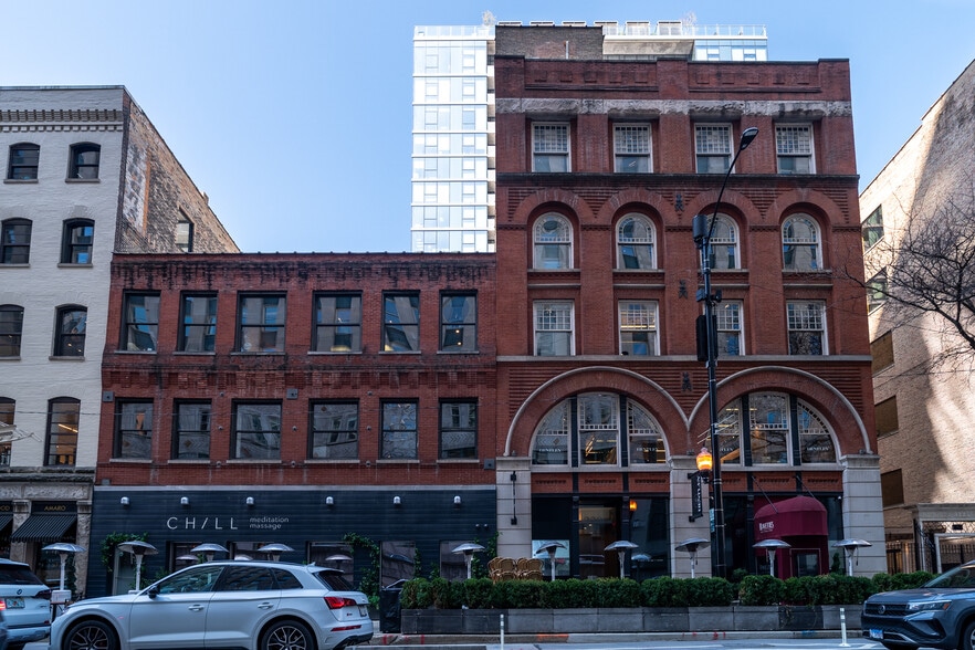 220-230 W Kinzie St, Chicago, IL for lease - Building Photo - Image 3 of 13