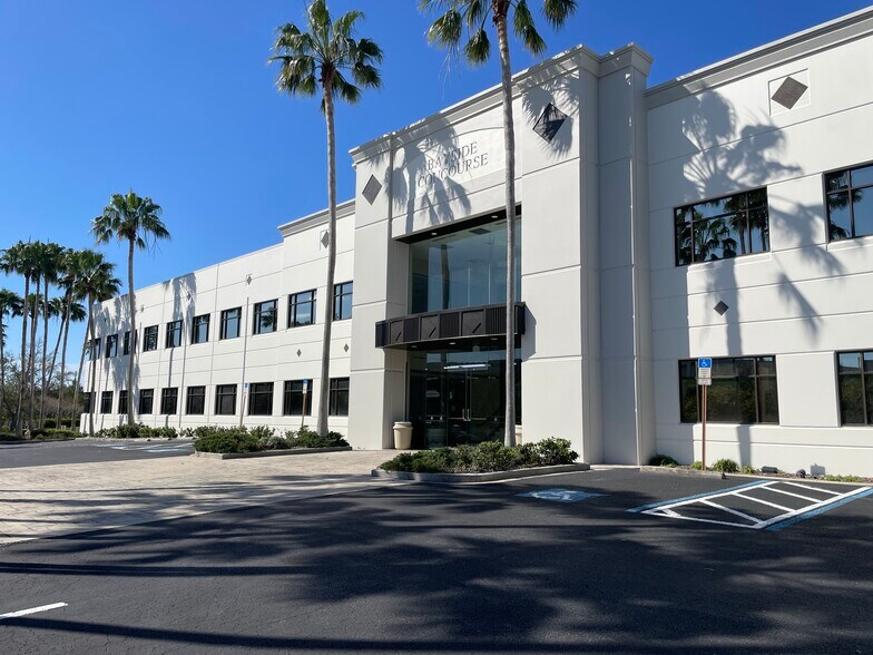 15500 Lightwave Dr, Clearwater, FL for lease - Building Photo - Image 1 of 12