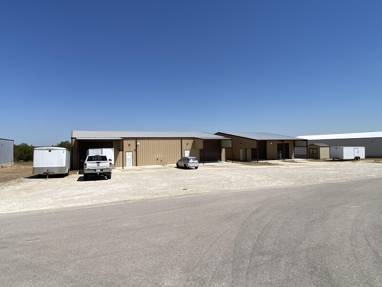 504 Lr Williams Ln, Jarrell, TX for sale - Building Photo - Image 3 of 7