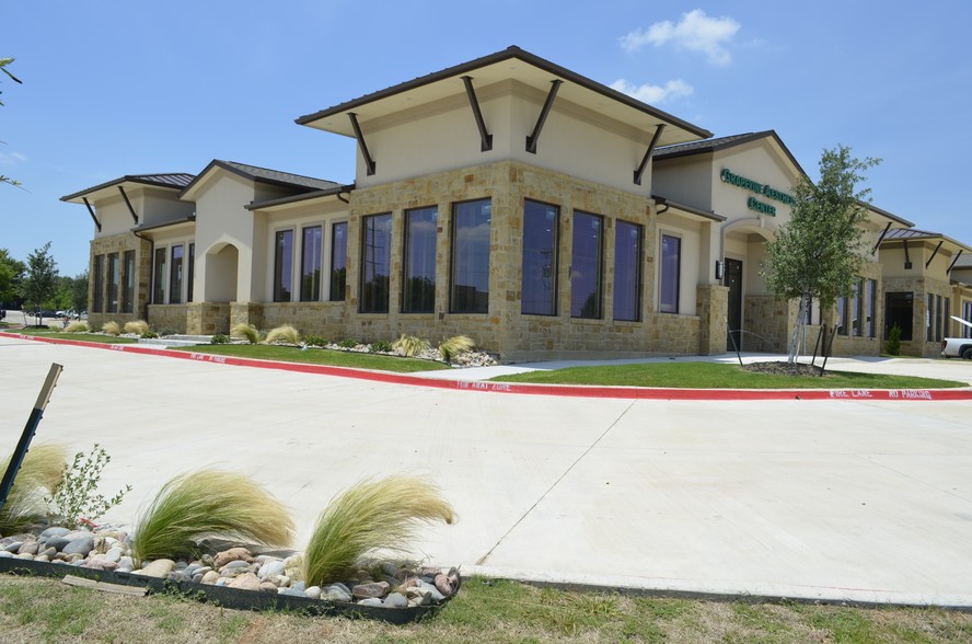 1042 Texan Trl, Grapevine, TX for sale - Primary Photo - Image 1 of 1