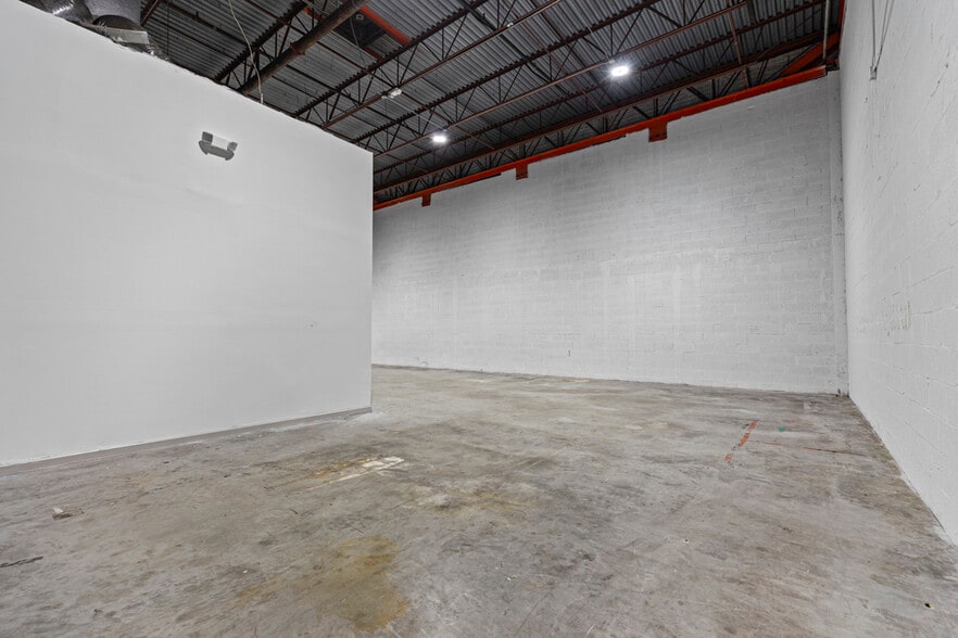 2101-2163 NW 79th Ave, Doral, FL for lease - Interior Photo - Image 2 of 15