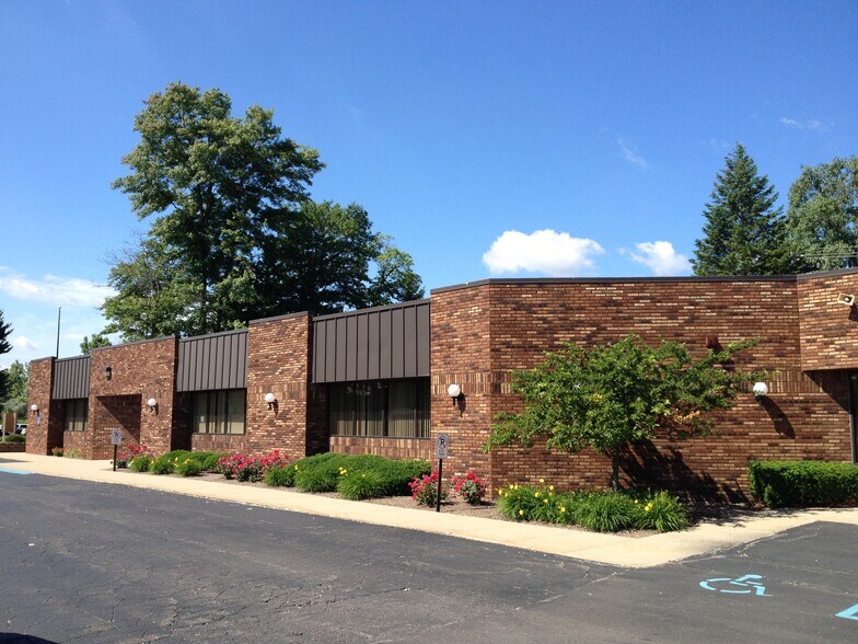 32231 Schoolcraft Rd, Livonia, MI for lease - Building Photo - Image 3 of 5