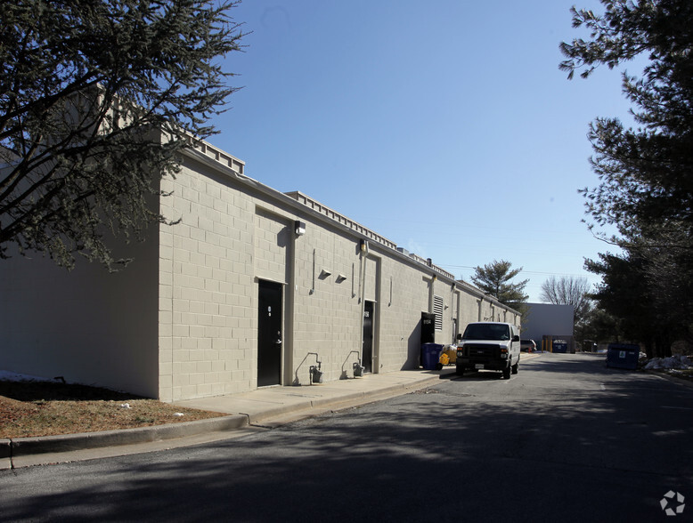 9140-9156 Rothbury Dr, Gaithersburg, MD for lease - Building Photo - Image 2 of 3