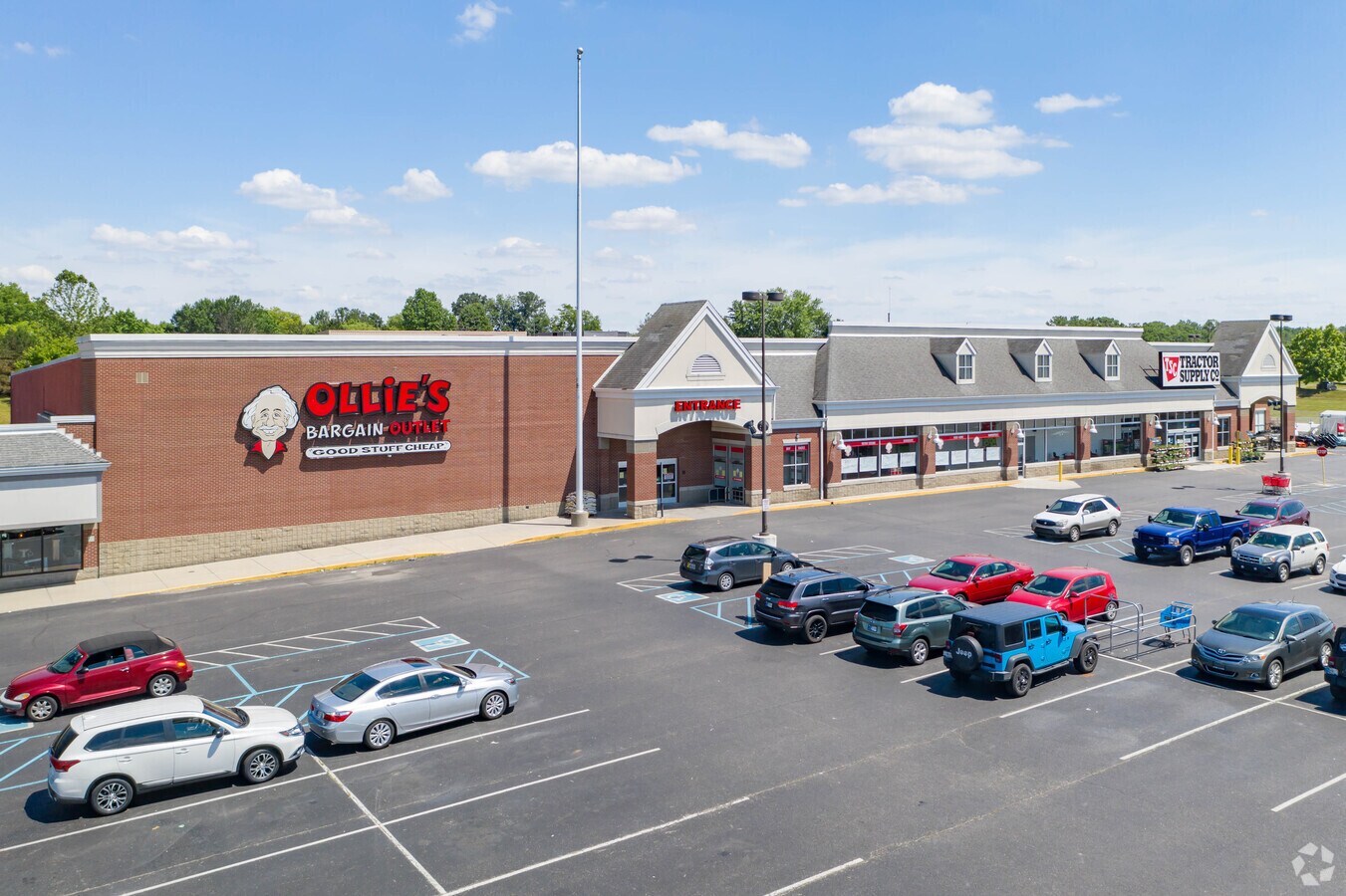 435 Town Center St N, Mooresville, IN 46158