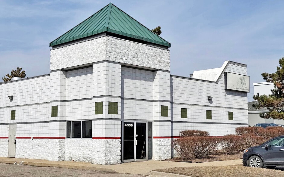 4357-4359 Highland Rd, Waterford, MI for sale - Building Photo - Image 3 of 16