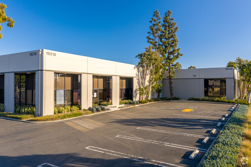 2150-2160 W 190th St, Torrance, CA for lease - Primary Photo - Image 3 of 12