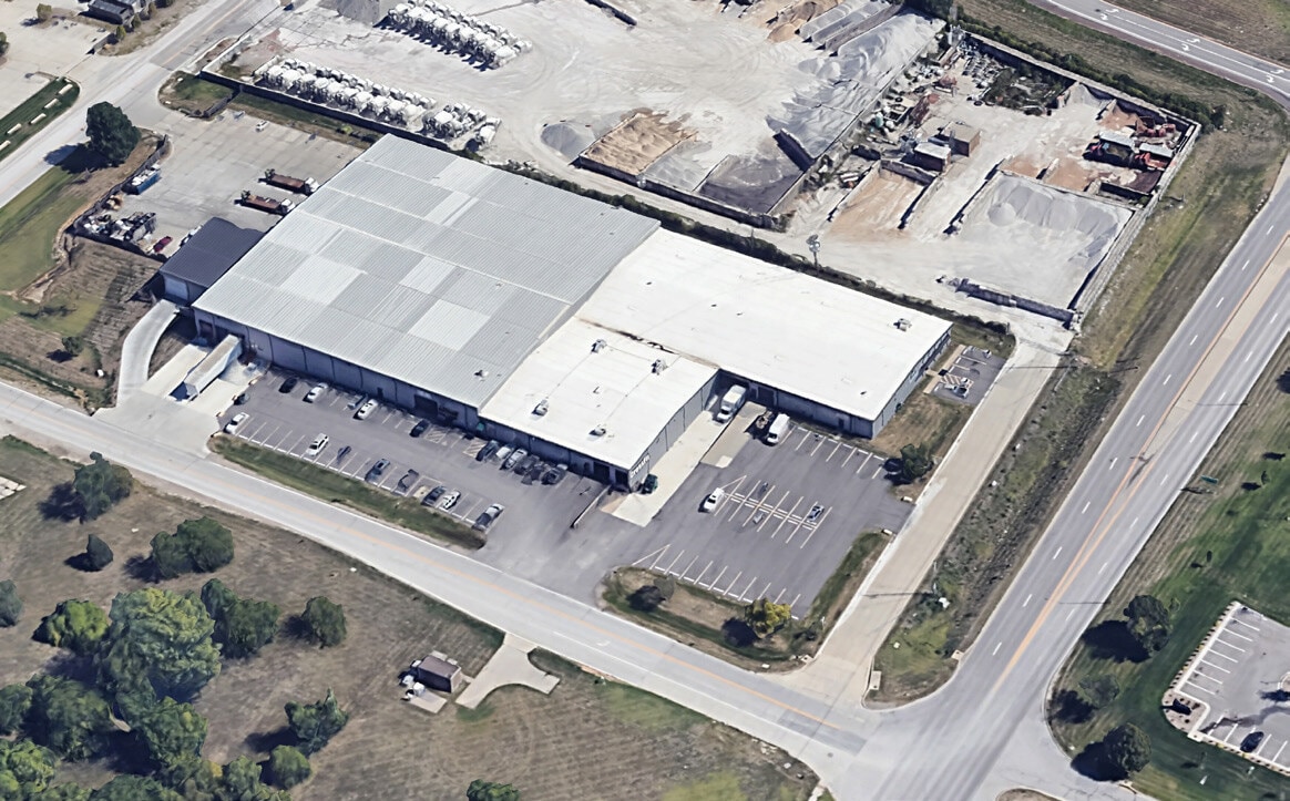 8215-8257 Hedge Lane Ter, Shawnee, KS for lease Building Photo- Image 1 of 10