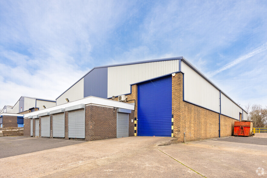 Sandbeds Trading Estate, Ossett for lease - Building Photo - Image 1 of 3