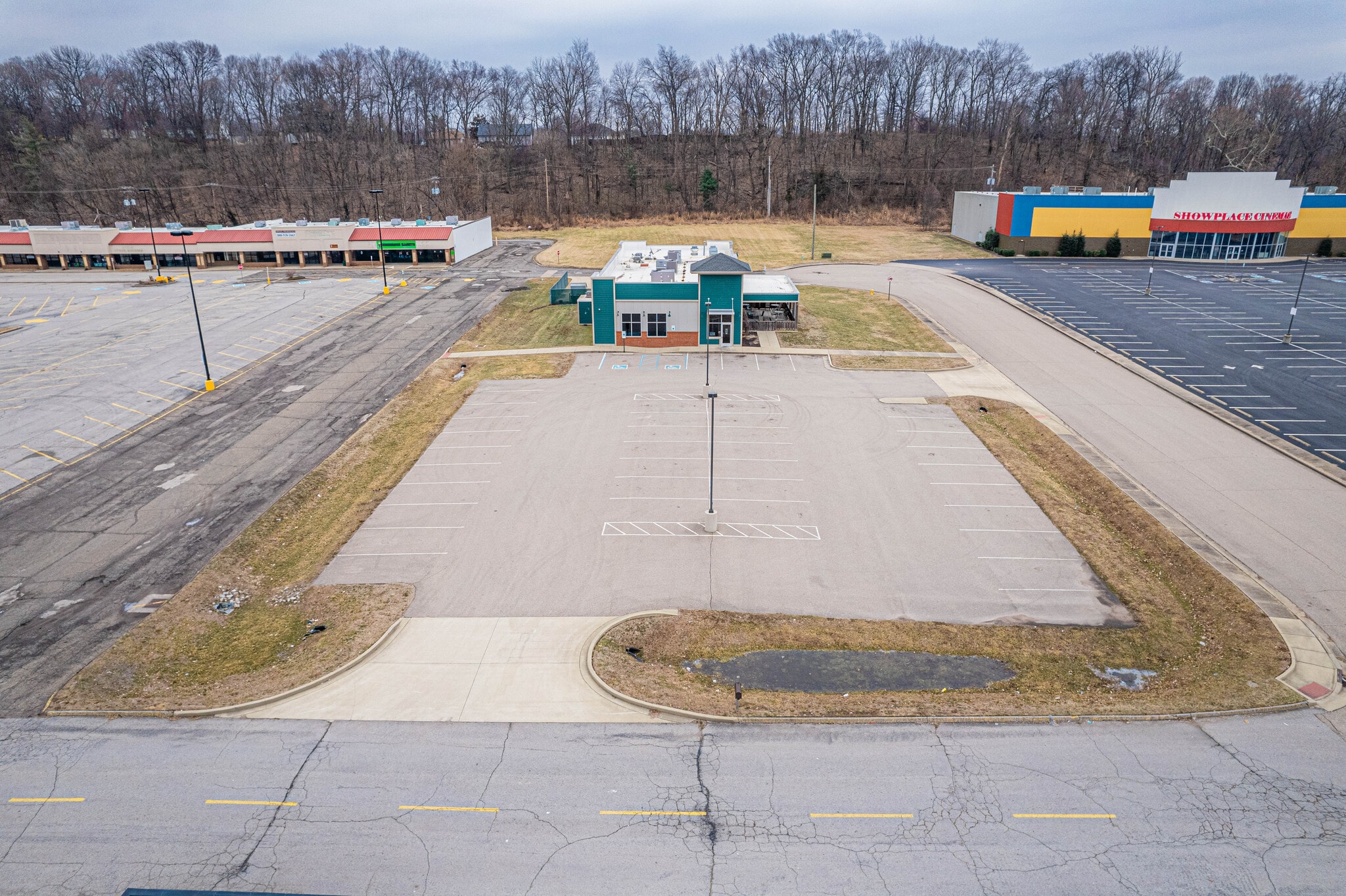 401 Walker Dr, Henderson, KY for sale Building Photo- Image 1 of 76