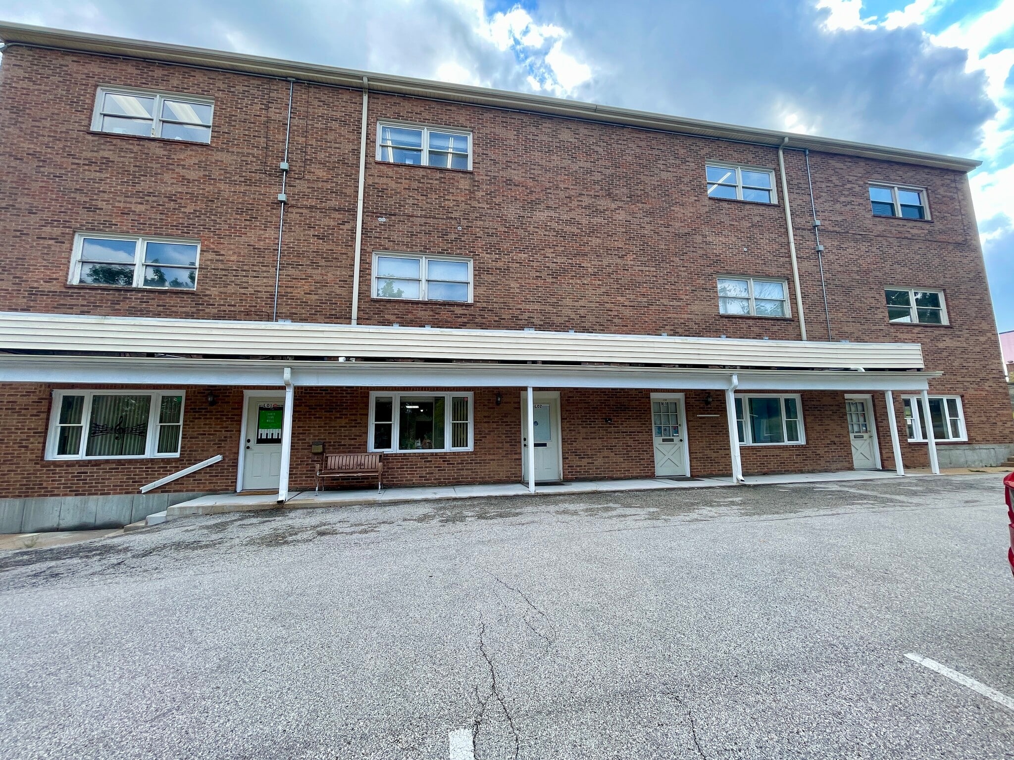 14615 Manchester Rd, Manchester, MO for lease Interior Photo- Image 1 of 5