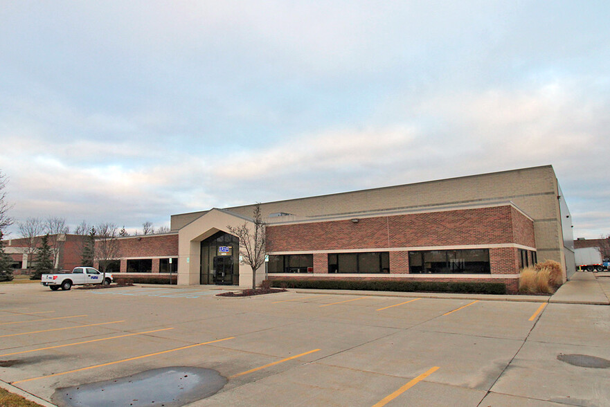 51572 Danview Technology Ct, Shelby Township, MI for lease - Building Photo - Image 1 of 1