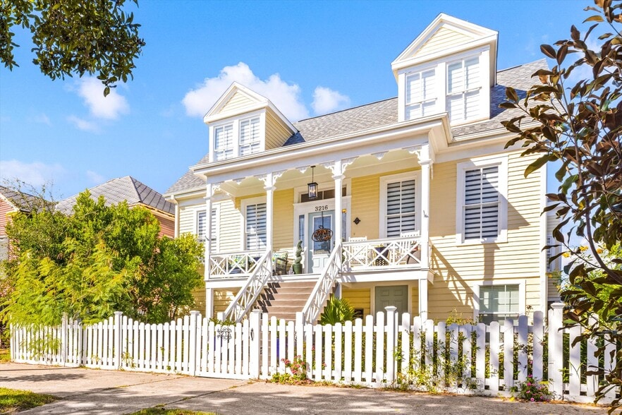 3216 Ursuline St, Galveston, TX for sale - Building Photo - Image 2 of 38