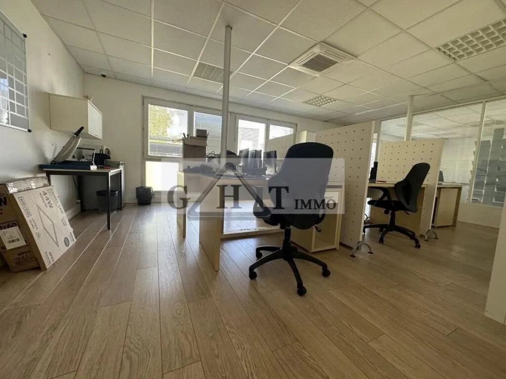 Vente Bureaux 30 m² à 150 m² - Photo 1