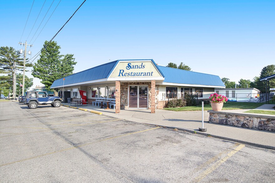 8448 W Hazel Rd, Silver Lake, MI for sale - Building Photo - Image 1 of 1