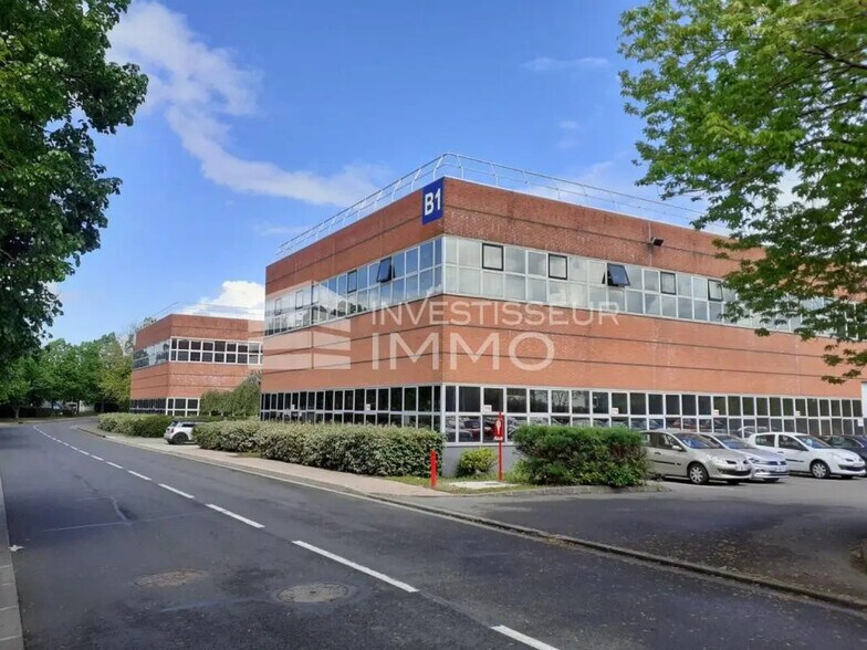 Office in Saint-Thibault-des-Vignes for lease - Building Photo - Image 2 of 7