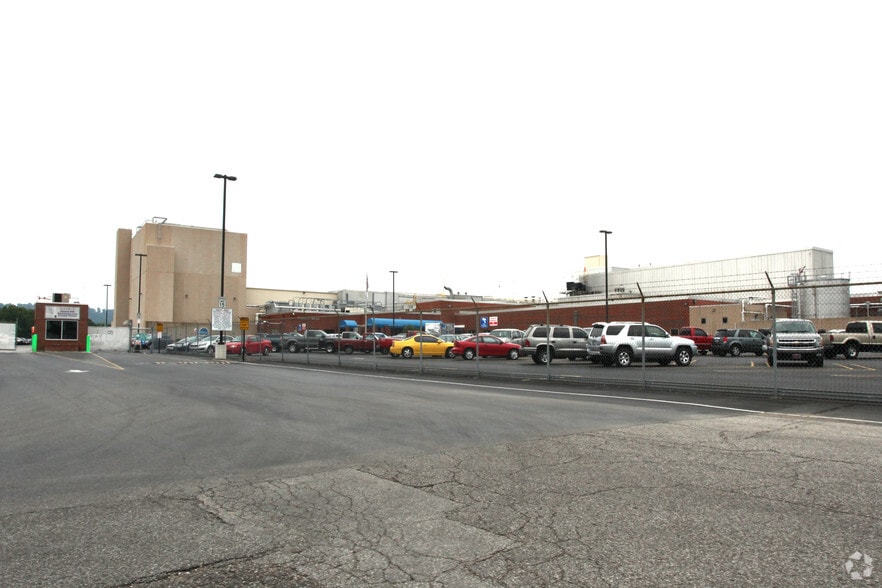 707 Pillsbury Ln, New Albany, IN for sale - Primary Photo - Image 1 of 1