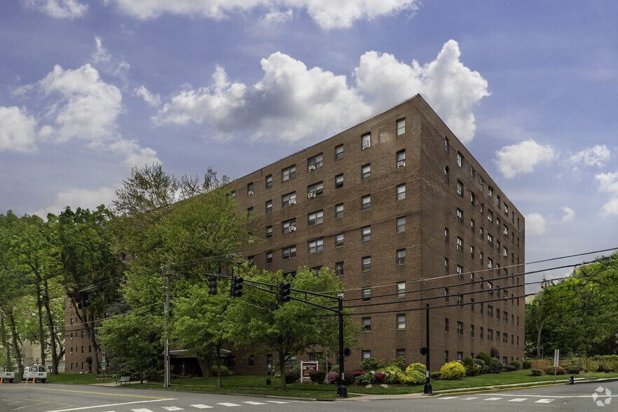 101 Prospect Ave, Hackensack, NJ for sale - Primary Photo - Image 1 of 1