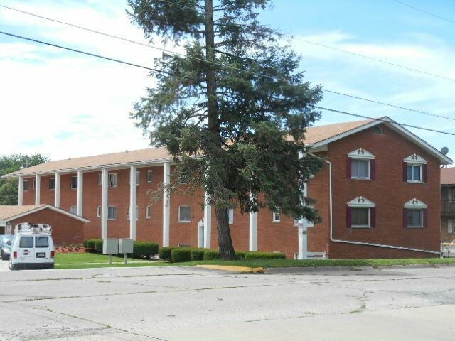 1825 W 40th St, Davenport, IA for sale - Other - Image 1 of 1