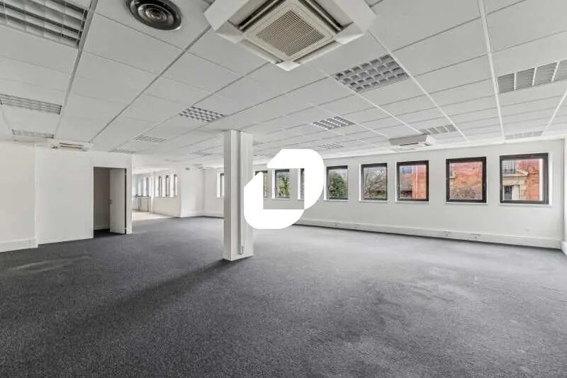 Office in Boulogne-Billancourt for lease - Building Photo - Image 3 of 15