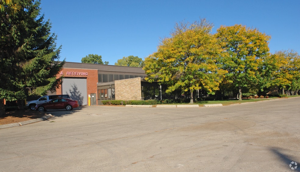 5775 E Ten Mile Rd, Warren, MI 48091