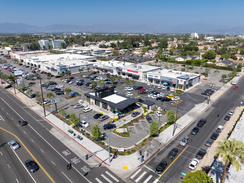 7060-7076 Sepulveda Blvd, Van Nuys, CA for lease - Building Photo - Image 3 of 117