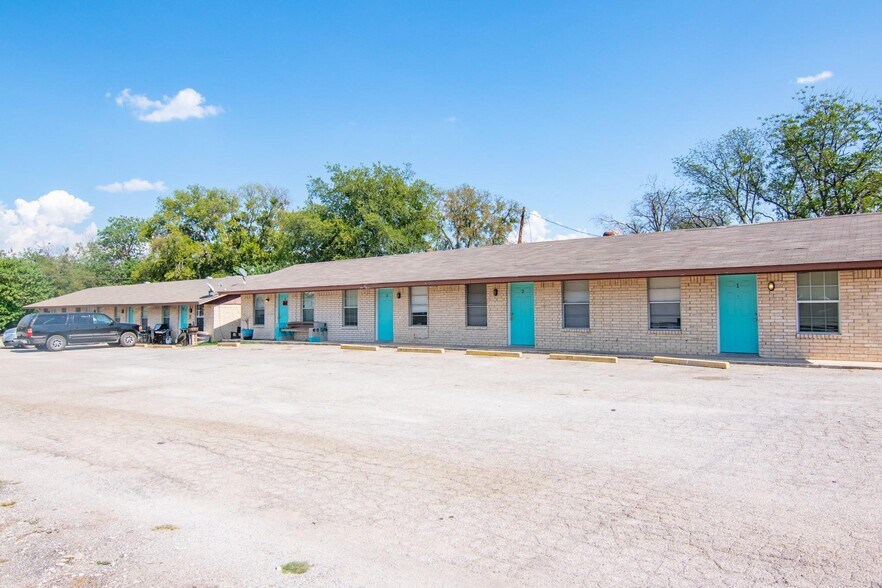 1708 3rd Street, Brownwood, TX 76801