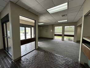 105 W 8th St, Reserve, LA for sale Interior Photo- Image 2 of 11