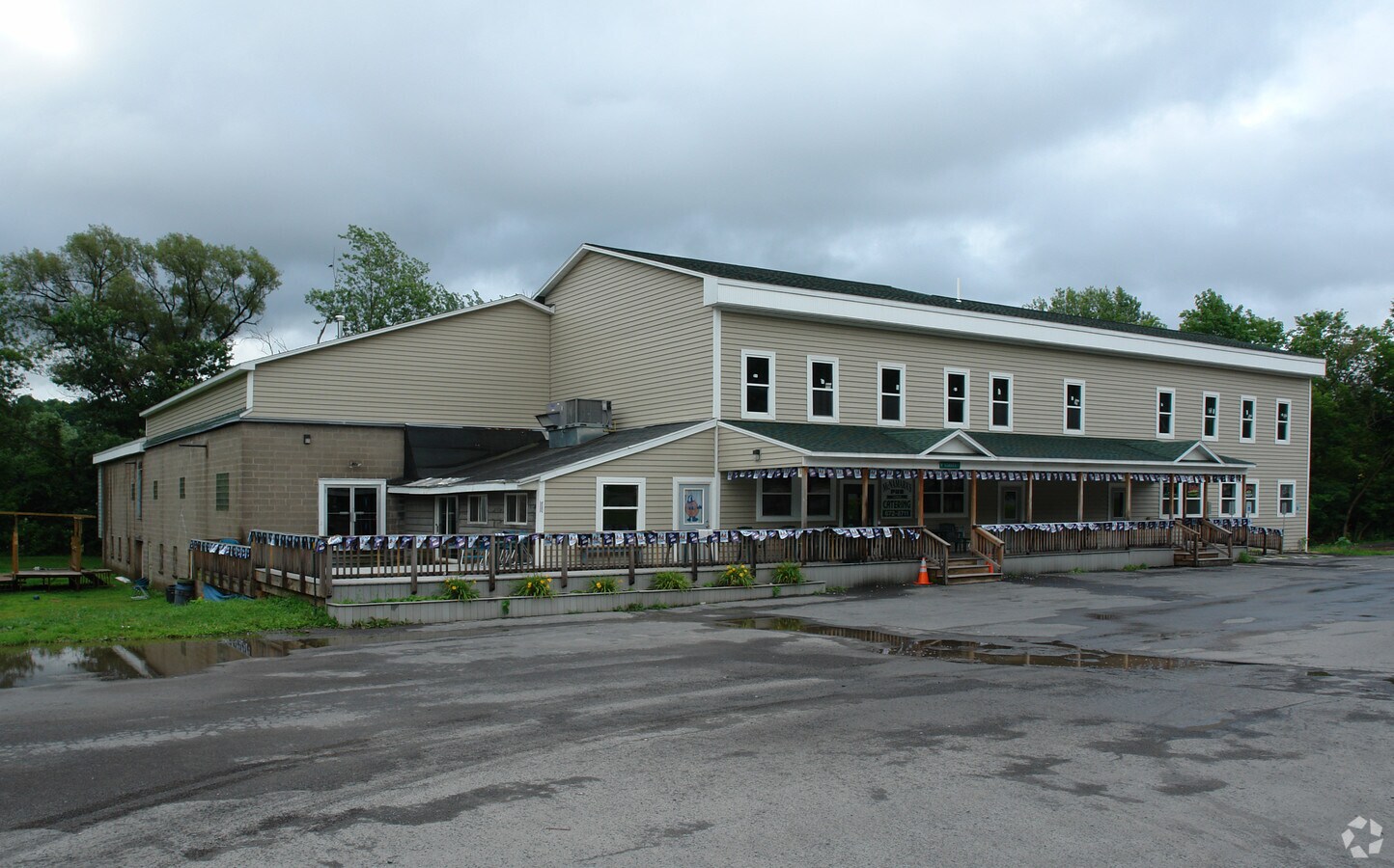 5600 Newport Rd, Camillus, NY 13031