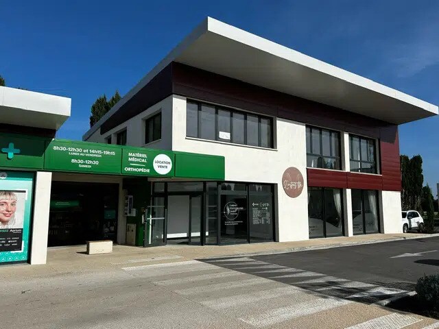 Office in Graveson for lease - Building Photo - Image 1 of 9