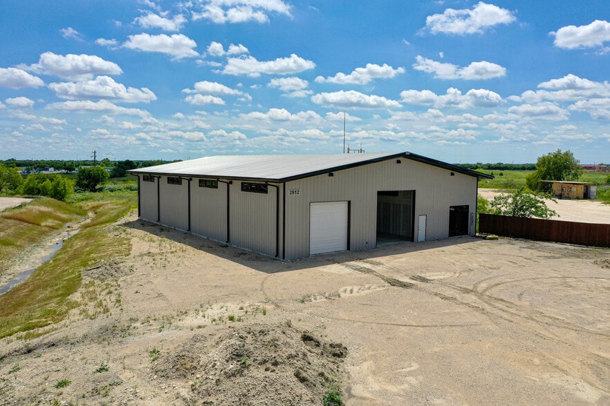 2912 Chambers St, Venus, TX for lease - Building Photo - Image 1 of 8