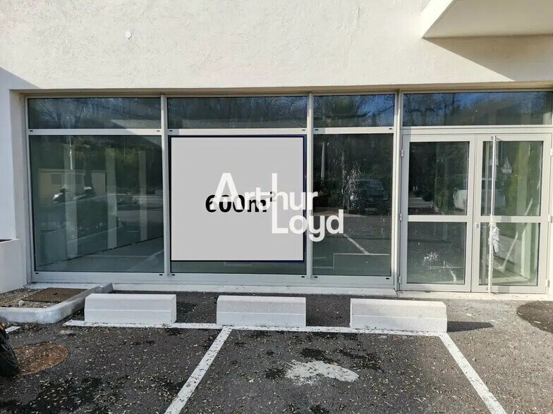 Retail in Cagnes-sur-Mer for lease - Building Photo - Image 2 of 9