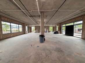 7650 NW 170th Ave, Portland, OR for lease Interior Photo- Image 1 of 7