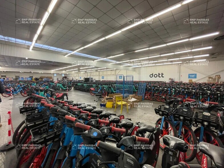 Flex in Aubervilliers for lease - Building Photo - Image 2 of 24