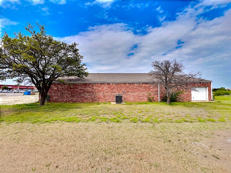 1400 Lera, Weatherford, OK for sale - Building Photo - Image 3 of 45