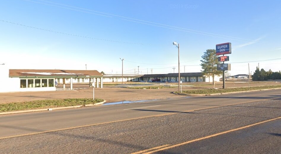 1821 S Dumas Ave, Dumas, TX for sale Primary Photo- Image 1 of 1