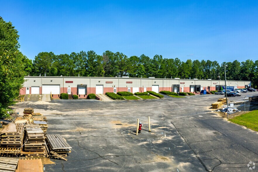 127 Corporate Ln, Columbia, SC for lease - Building Photo - Image 2 of 4