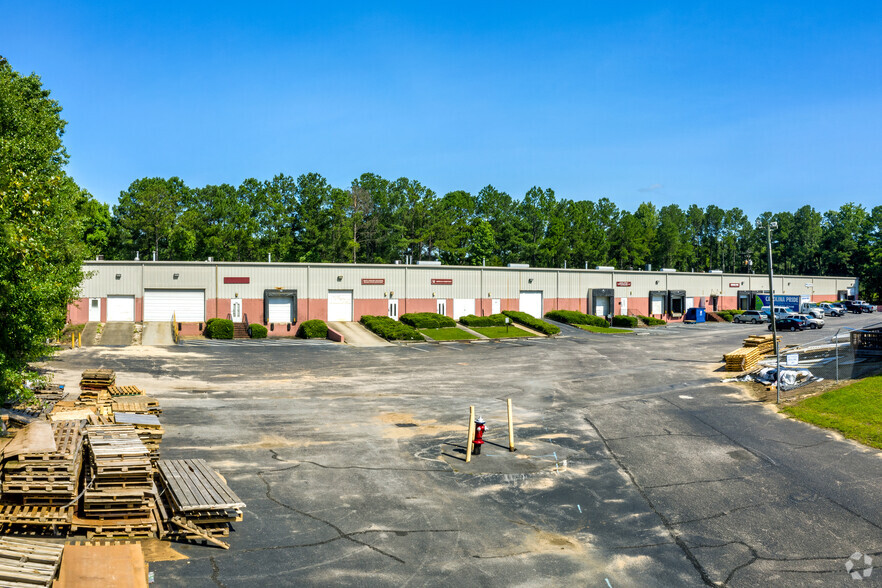 130-140A Corporate Park Blvd, Columbia, SC for lease - Building Photo - Image 2 of 4